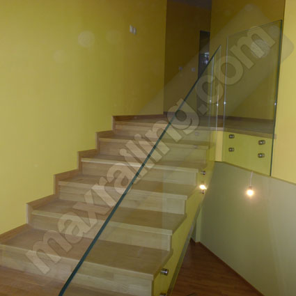 Парапети от стъкло.